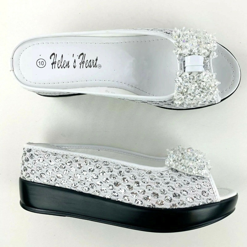Helen’s Heart Wedge Sparkle and Beaded Bow Open To